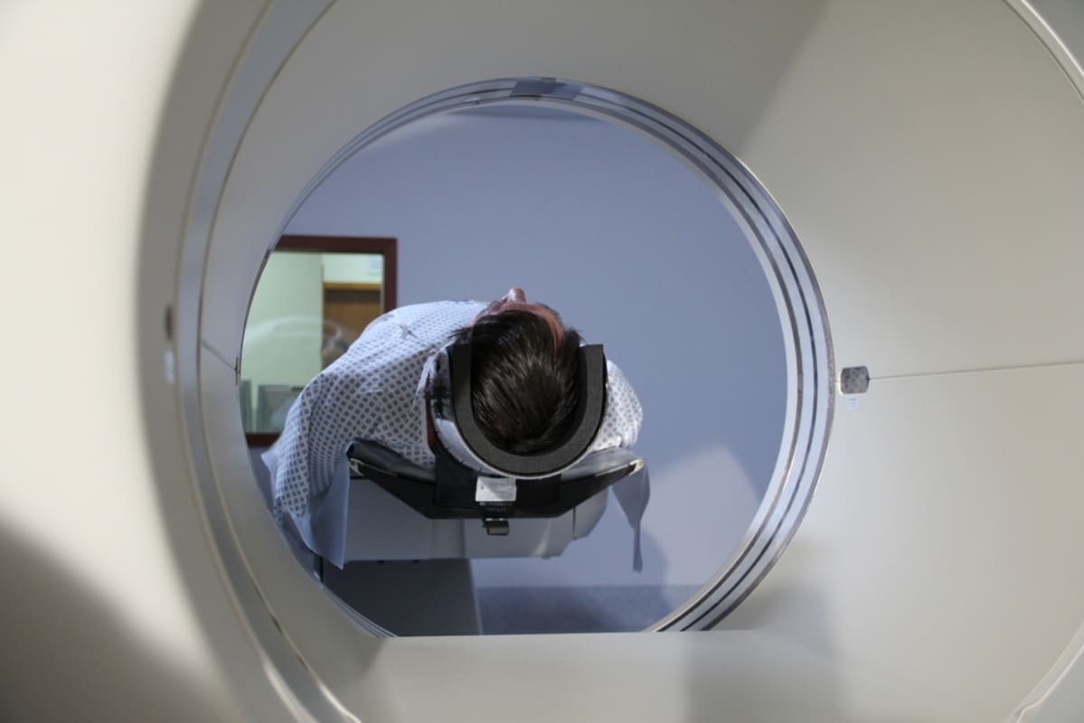 pacient in aparat CT 