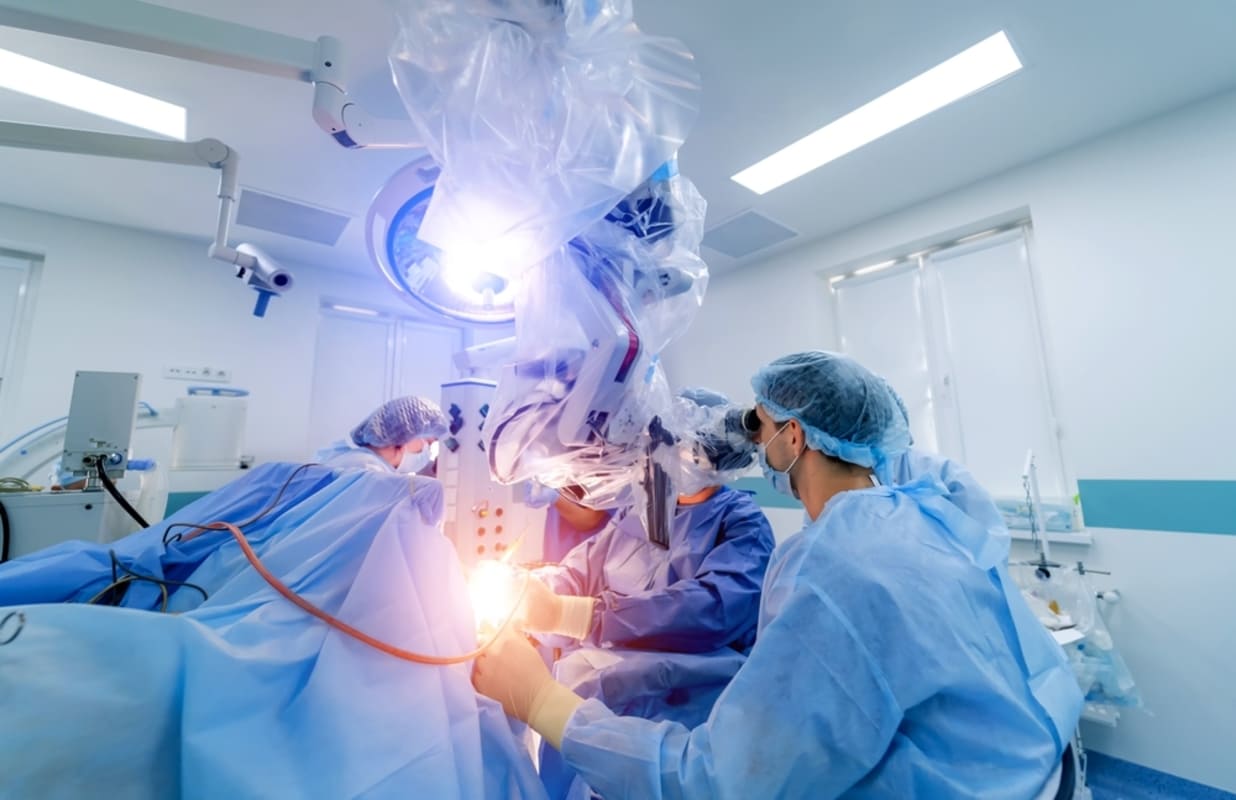operatie cu robot chirurgical
