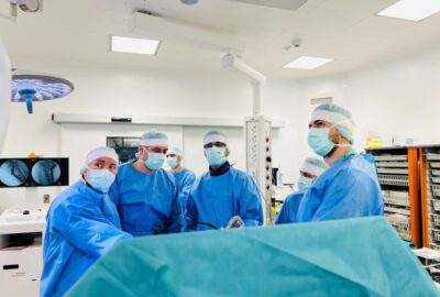 Premieră medicală în ortopedie realizată în România, la Spitalul NORD Pipera: intervenție complexă „2 în 1” pentru stabilizarea genunchiului Intervenție „2 în 1” pentru un caz ortopedic complex Dr. Stefan Mogos