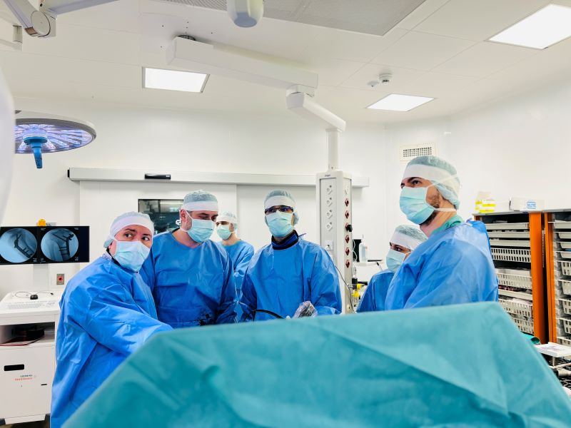 Premieră medicală în ortopedie realizată în România, la Spitalul NORD Pipera: intervenție complexă „2 în 1” pentru stabilizarea genunchiului