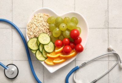 Cum influențează dieta sănătatea inimii: alimente recomandate și de evitat alimente recomandate pentru sanatatea inimii, cum ar fi fructe, legume, peste